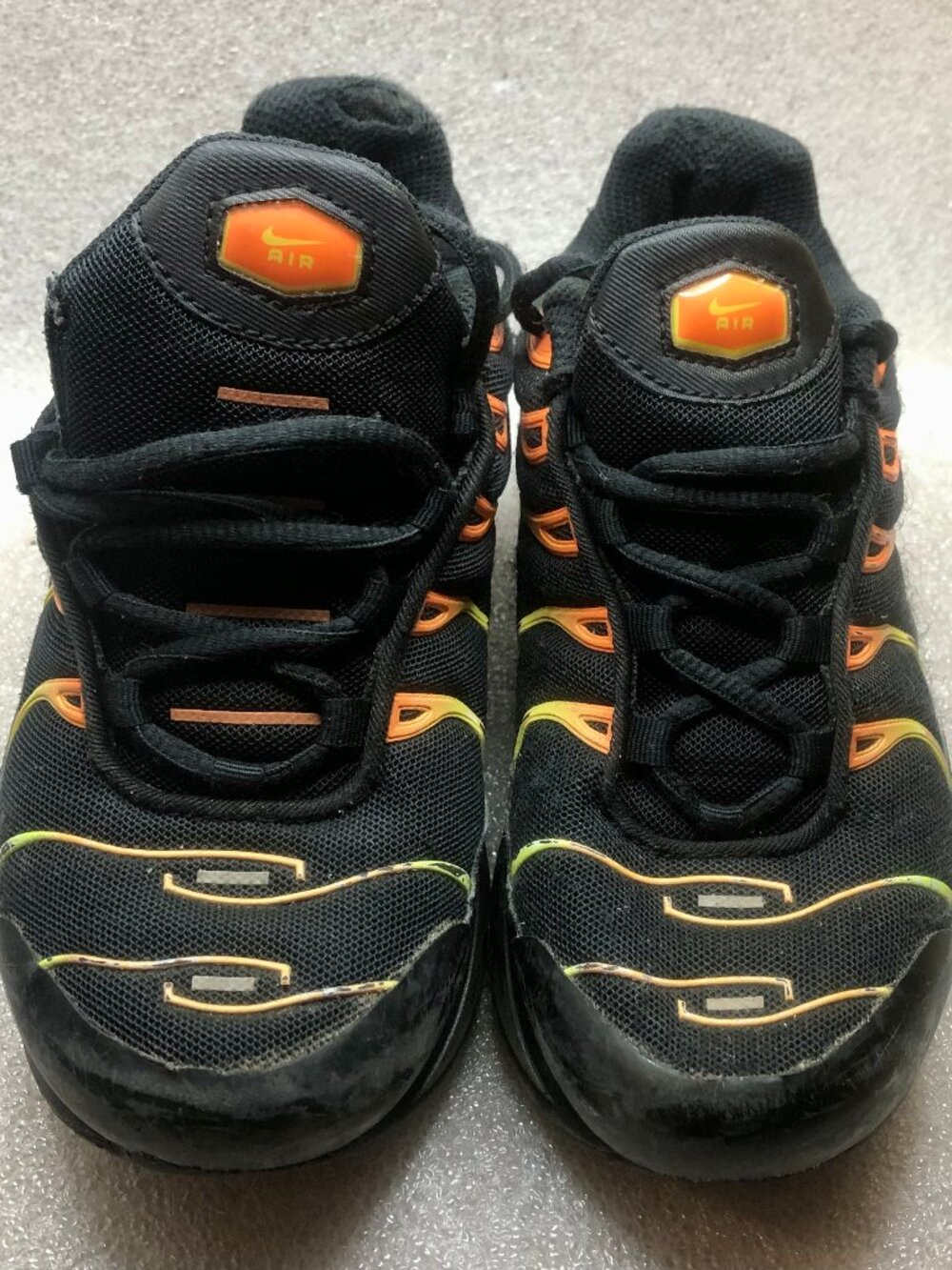 2017 Nike Air Max Plus Total Orange - Black - Volt Youth Running Shoes! Size 2Y